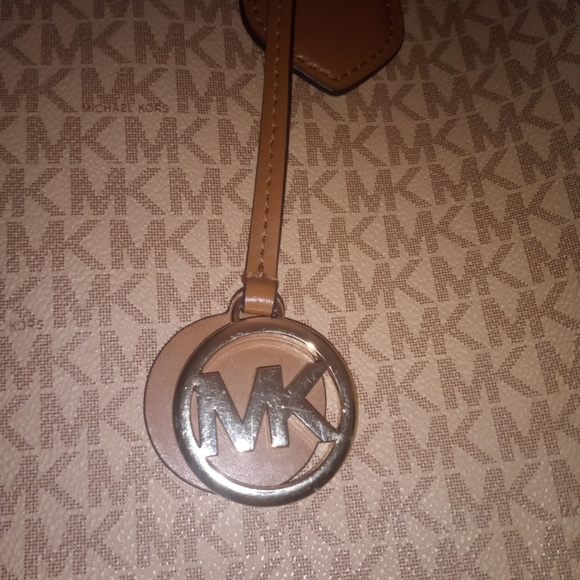 Michael kors Eva style tote/purse large - Picture 2 of 8